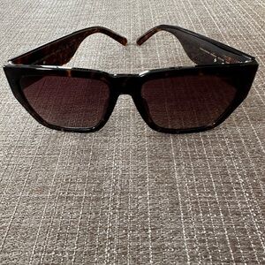 Marc Jacobs NYC 1984 Stylish Tortoiseshell Sunglasses